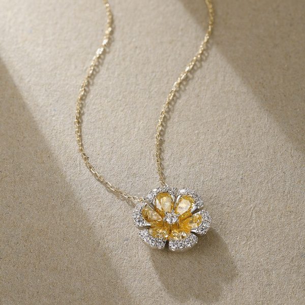 CANARY FLORAL HALO PENDANT NECKLACE