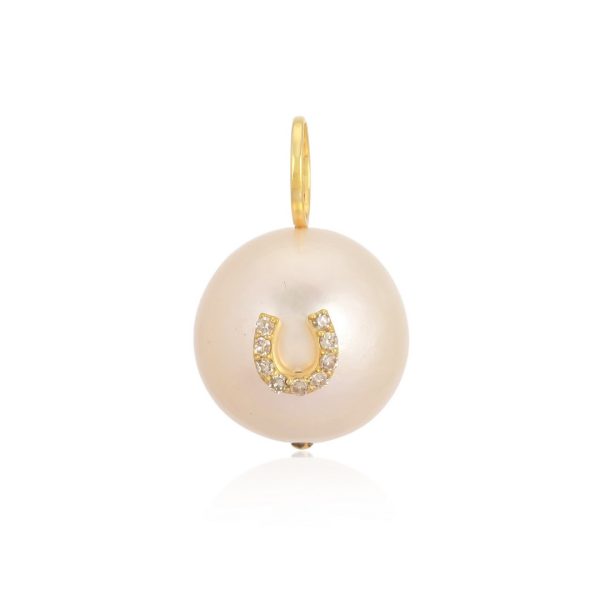 HORSESHOE WHITE PEARL PENDANT