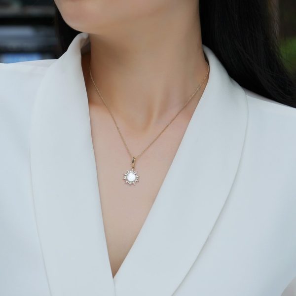 MOP DIAMOND STARBURST PENDANT