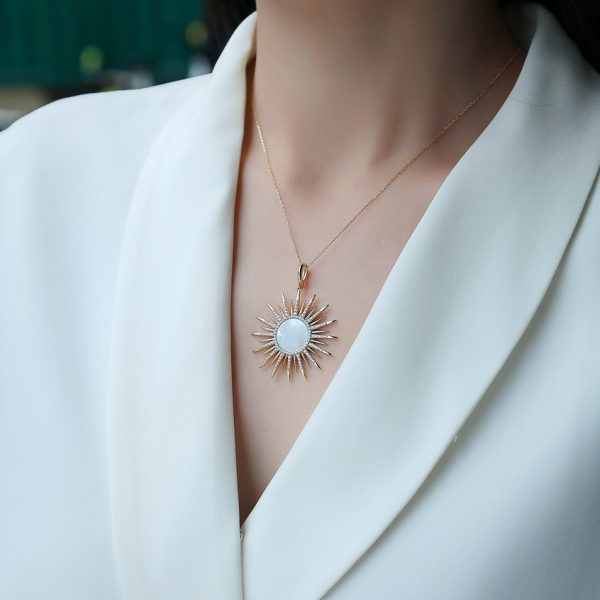 MOP DIAMOND STARBURST PENDANT